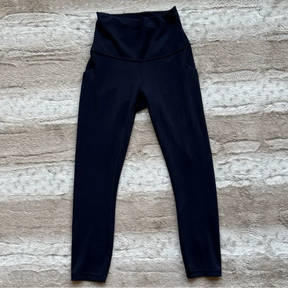 Lululemon Wunder Train High-Rise Crop with Pockets 23" in True Navy Size 4 - Picture 4 of 16